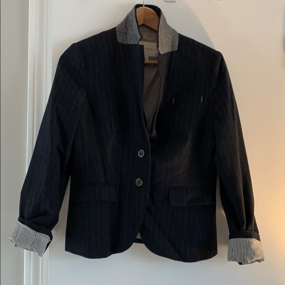 Dark grey/ black Banana Republic blazer in size 6